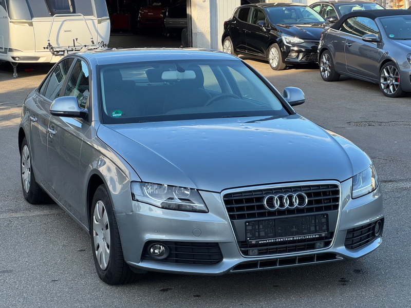 Audi A4 Lim. Attraction*1.HAND*LIMO*WENIG KM *AHK — photo 4