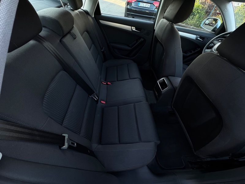 Audi A4 Lim. Attraction*1.HAND*LIMO*WENIG KM *AHK — photo 11