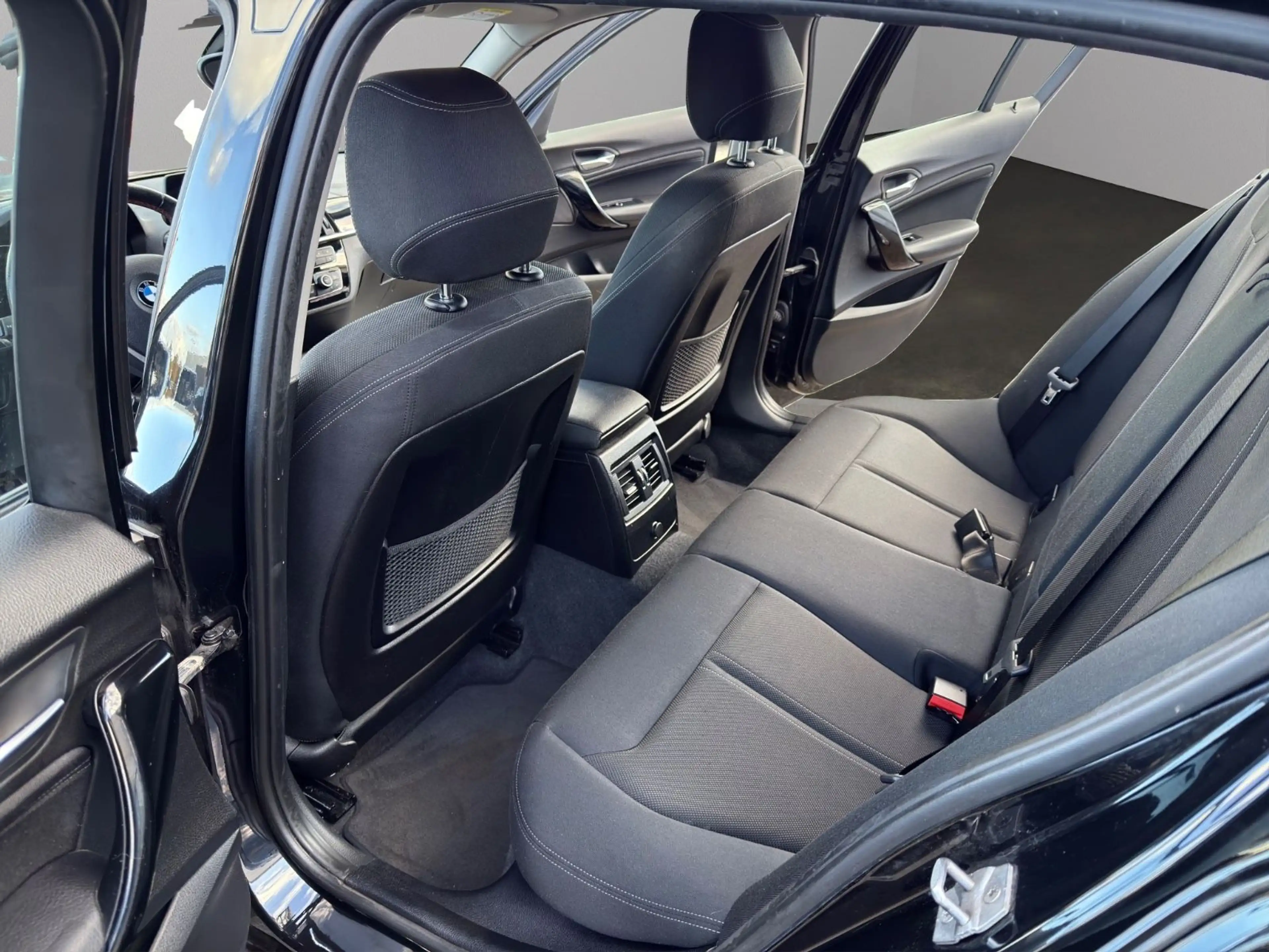 BMW 118 d Sport Line*AUTOM.*NAVI*LED*PDC*MFL*EURO6* — photo 13