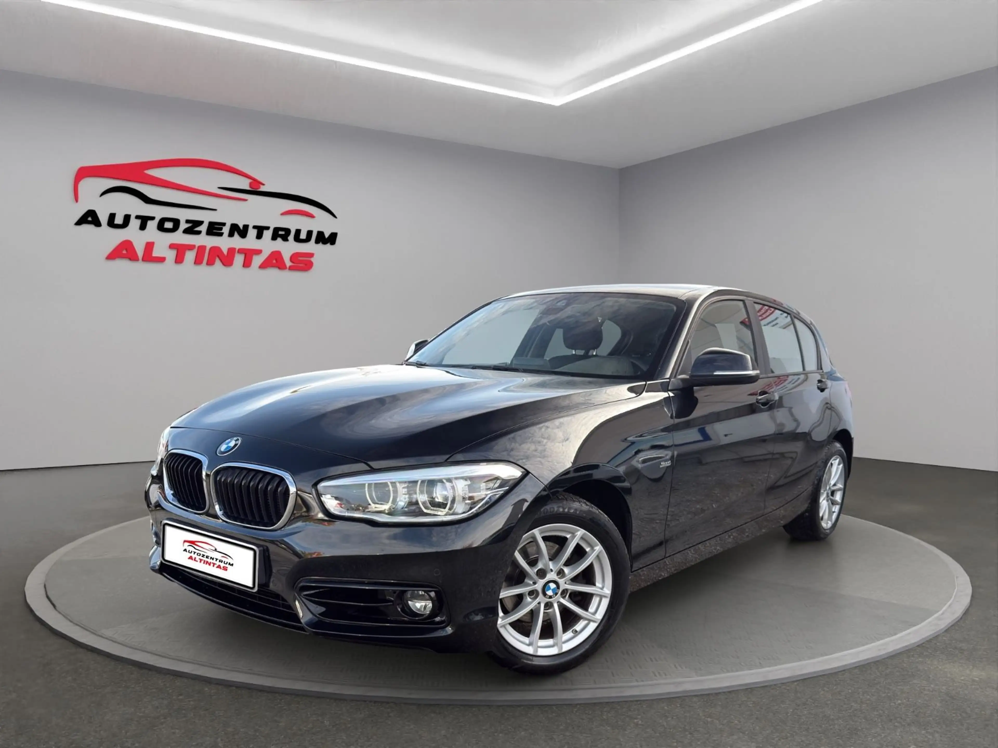 BMW 118 d Sport Line*AUTOM.*NAVI*LED*PDC*MFL*EURO6* — photo 2