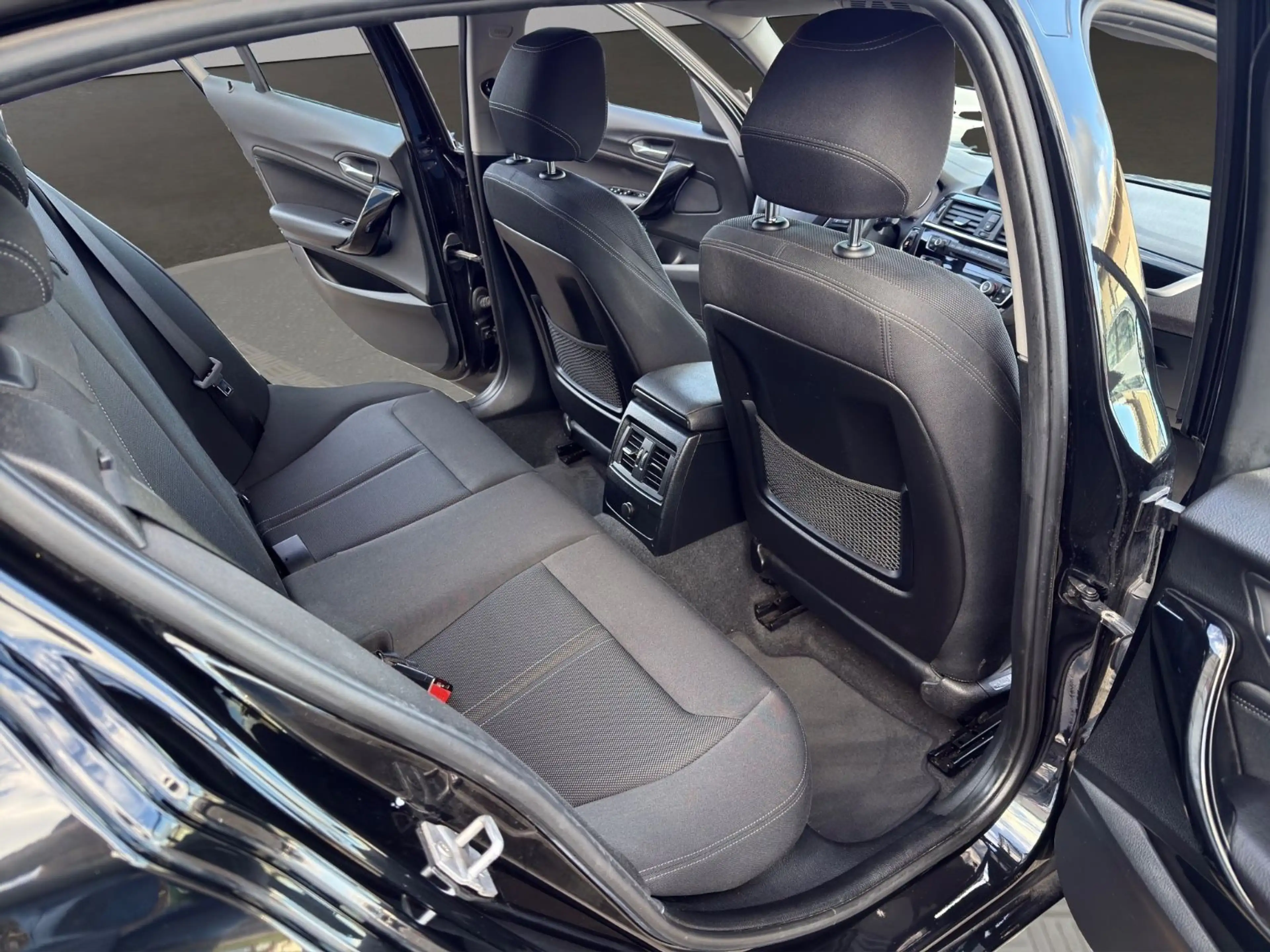 BMW 118 d Sport Line*AUTOM.*NAVI*LED*PDC*MFL*EURO6* — photo 12