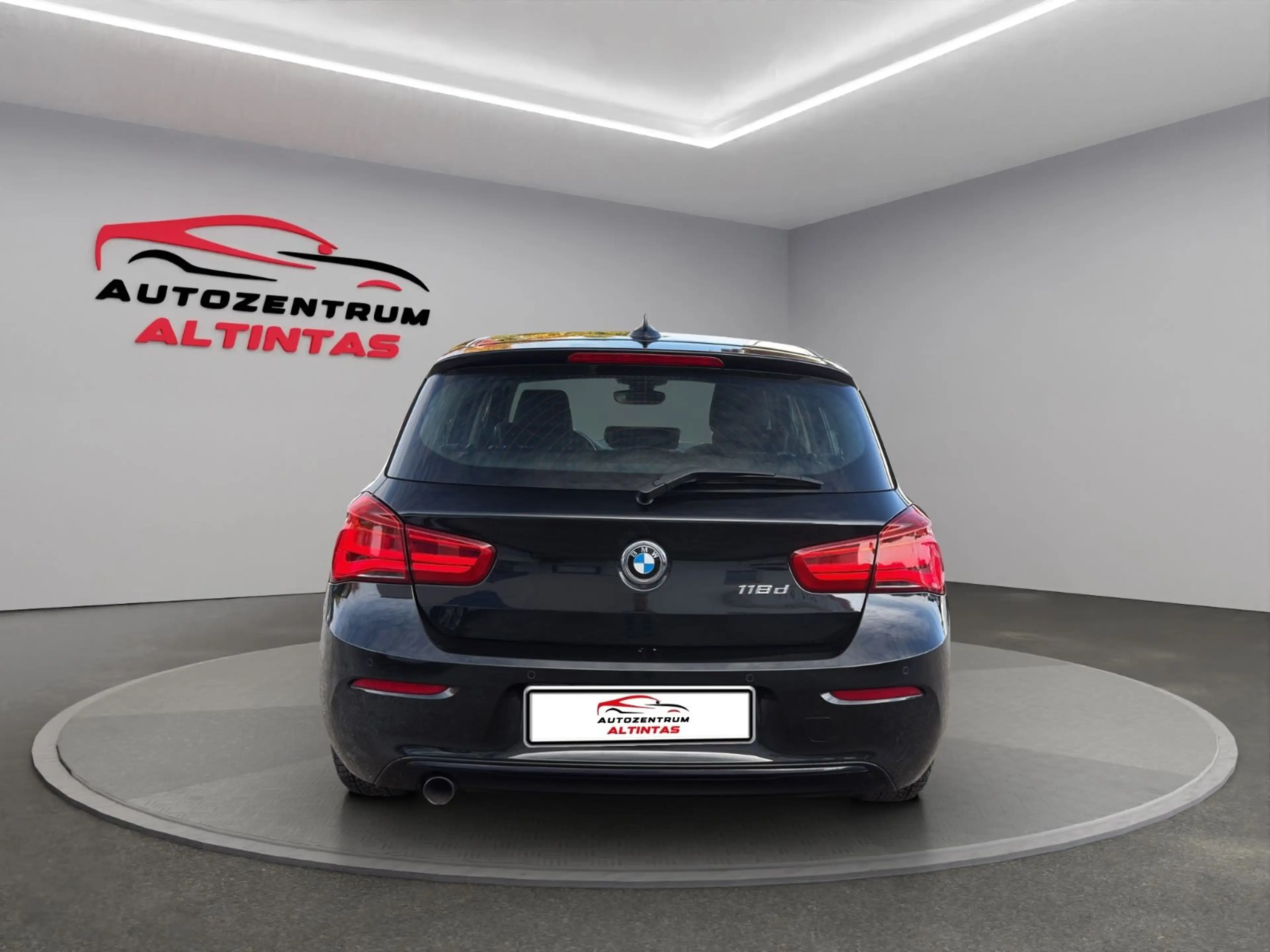 BMW 118 d Sport Line*AUTOM.*NAVI*LED*PDC*MFL*EURO6* — photo 6