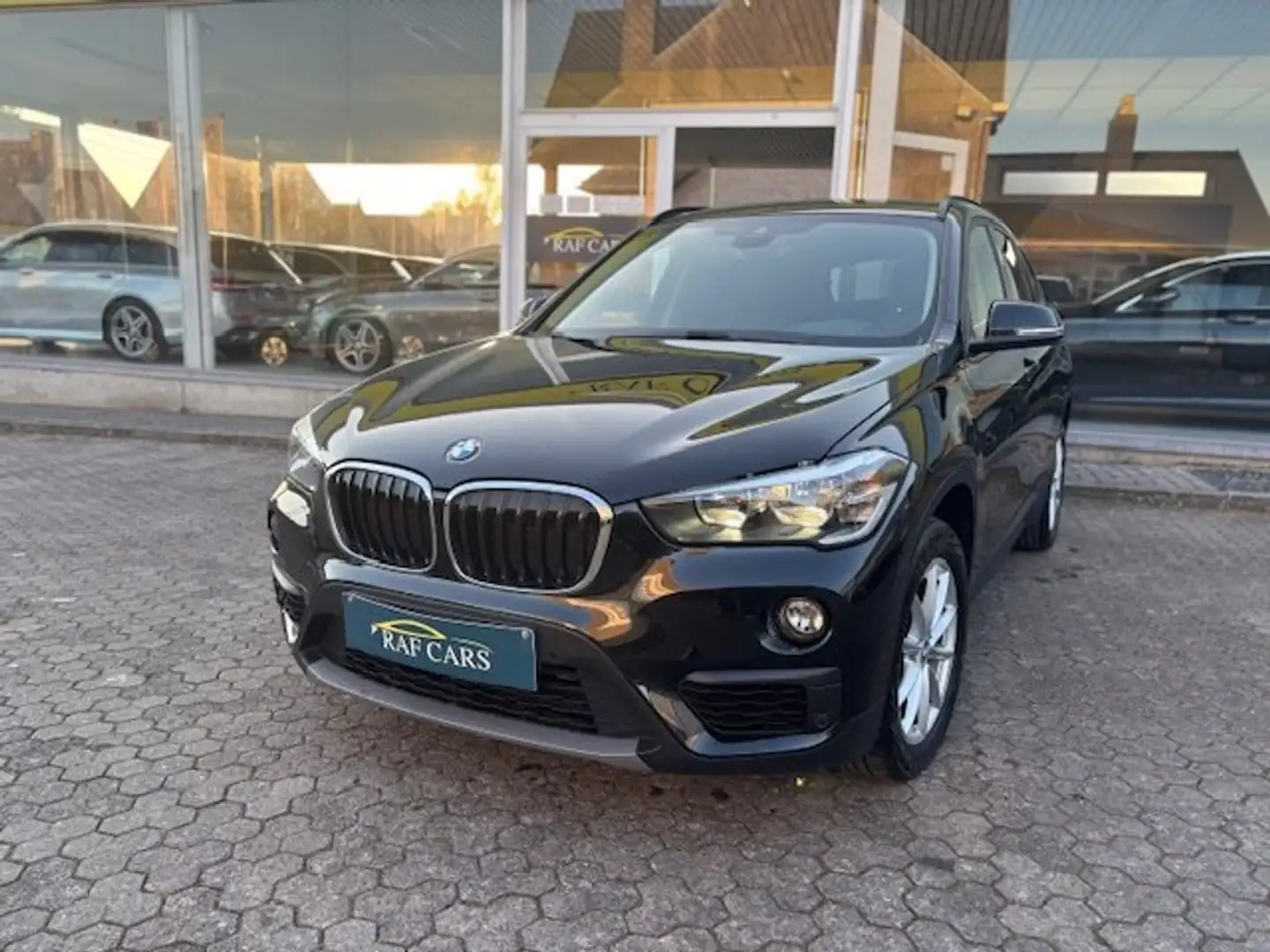 BMW X1 1.5iA sDrive18 // GARANTIE // CARPASS // 61.650KM! Negro - 1