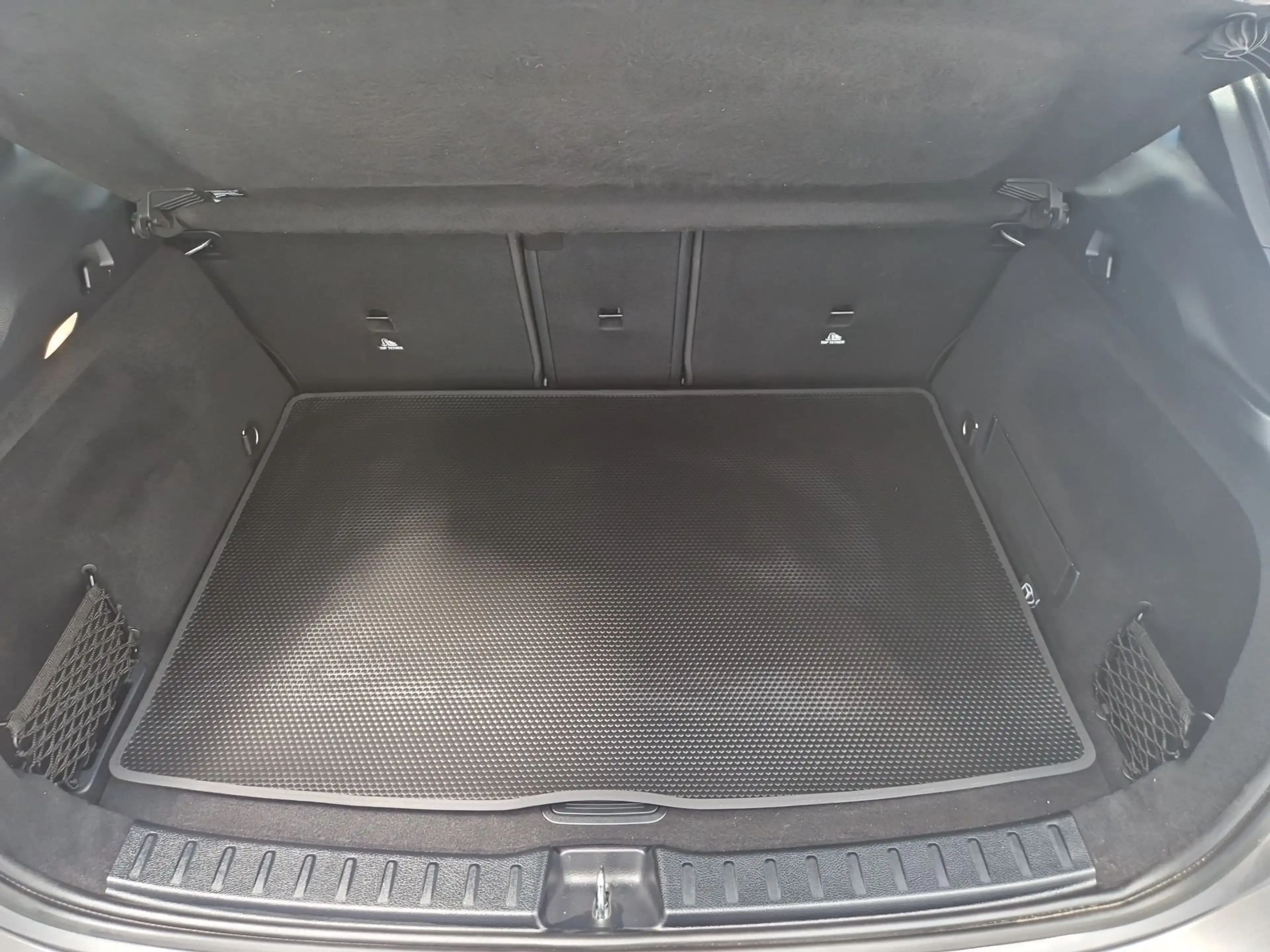 Mercedes-Benz GLA 180 d Progressive SpurW Winterp. — photo 11
