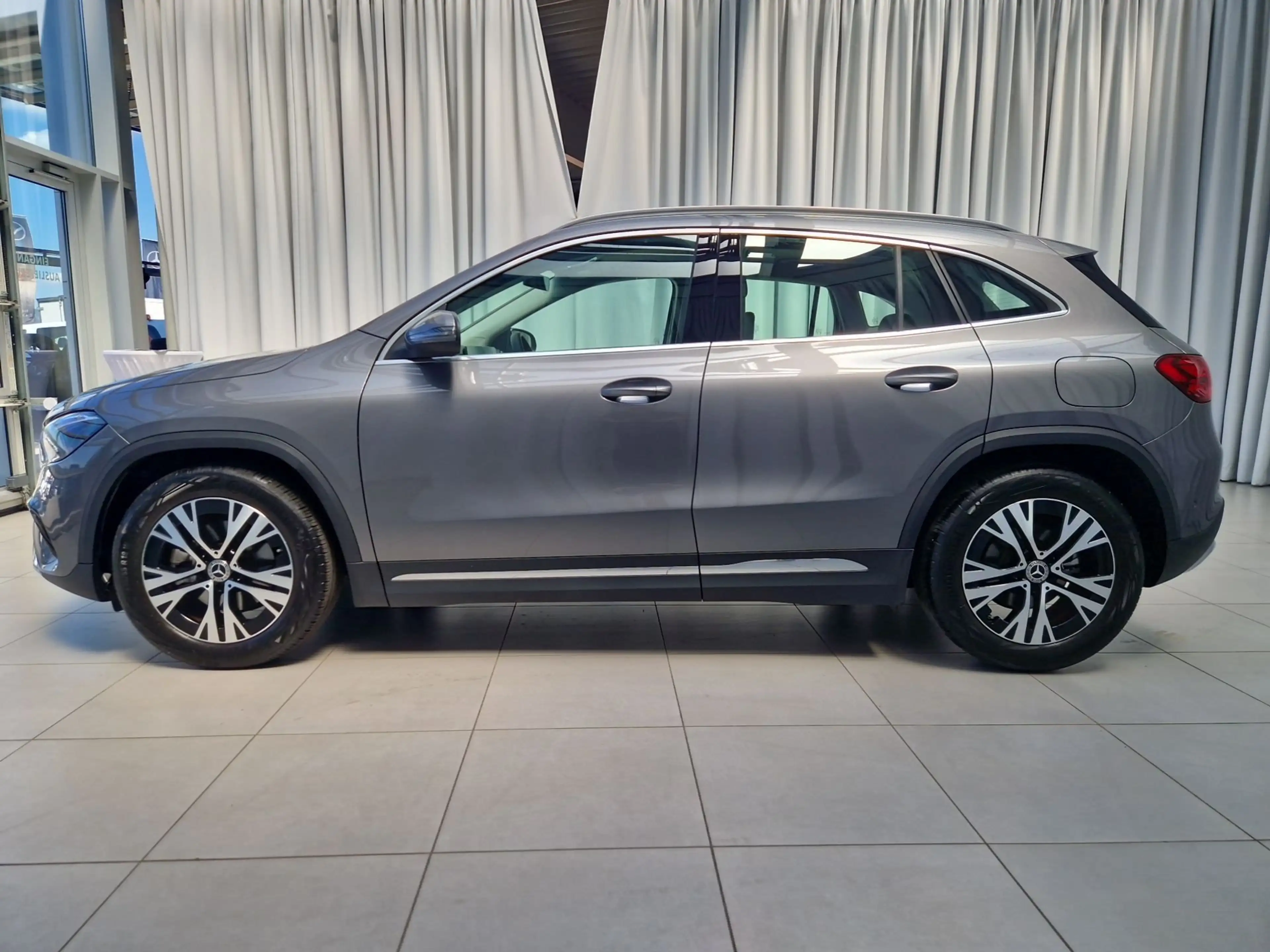 Mercedes-Benz GLA 180 d Progressive SpurW Winterp. — photo 7