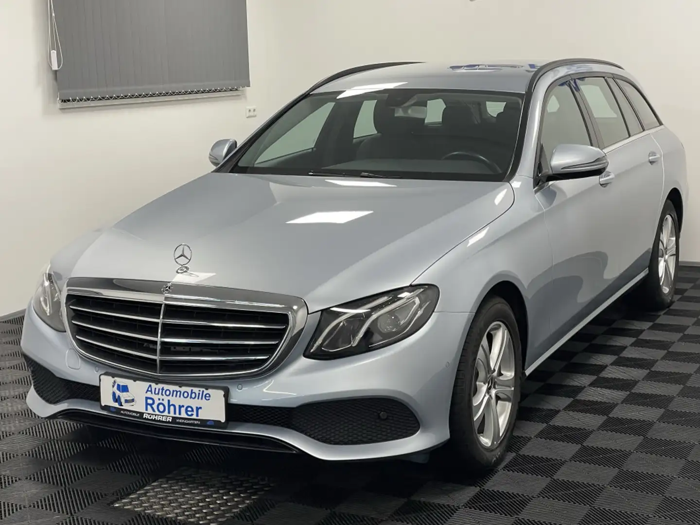 Mercedes-Benz E 350 d T BlueTEC 1.Hand Navi Kamera Leder LED Серебристый - 2