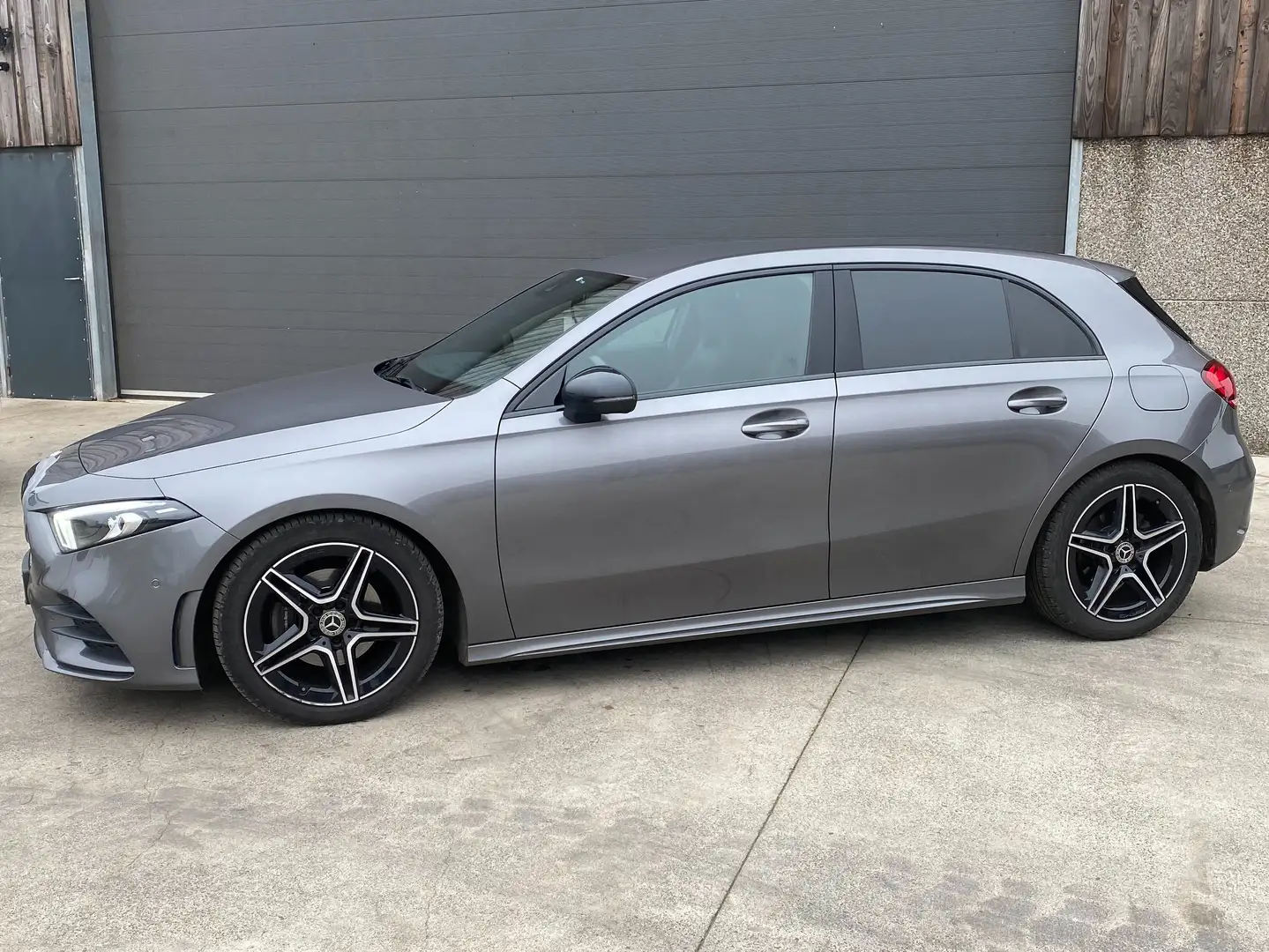 Mercedes-Benz A 180 AMG Line-Pack Night Gris - 2