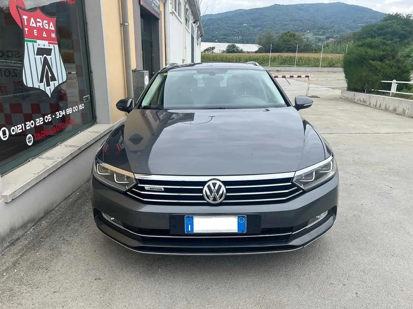 Volkswagen Passat Variant 2.0 TDI 190 CV 4MOTION DSG Highline BMT Grijs - 2