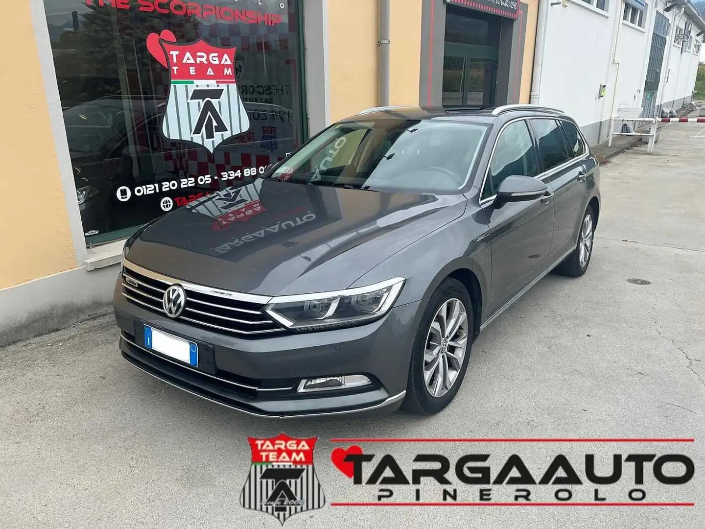 Volkswagen Passat Variant 2.0 TDI 190 CV 4MOTION DSG Highline BMT Grijs - 1
