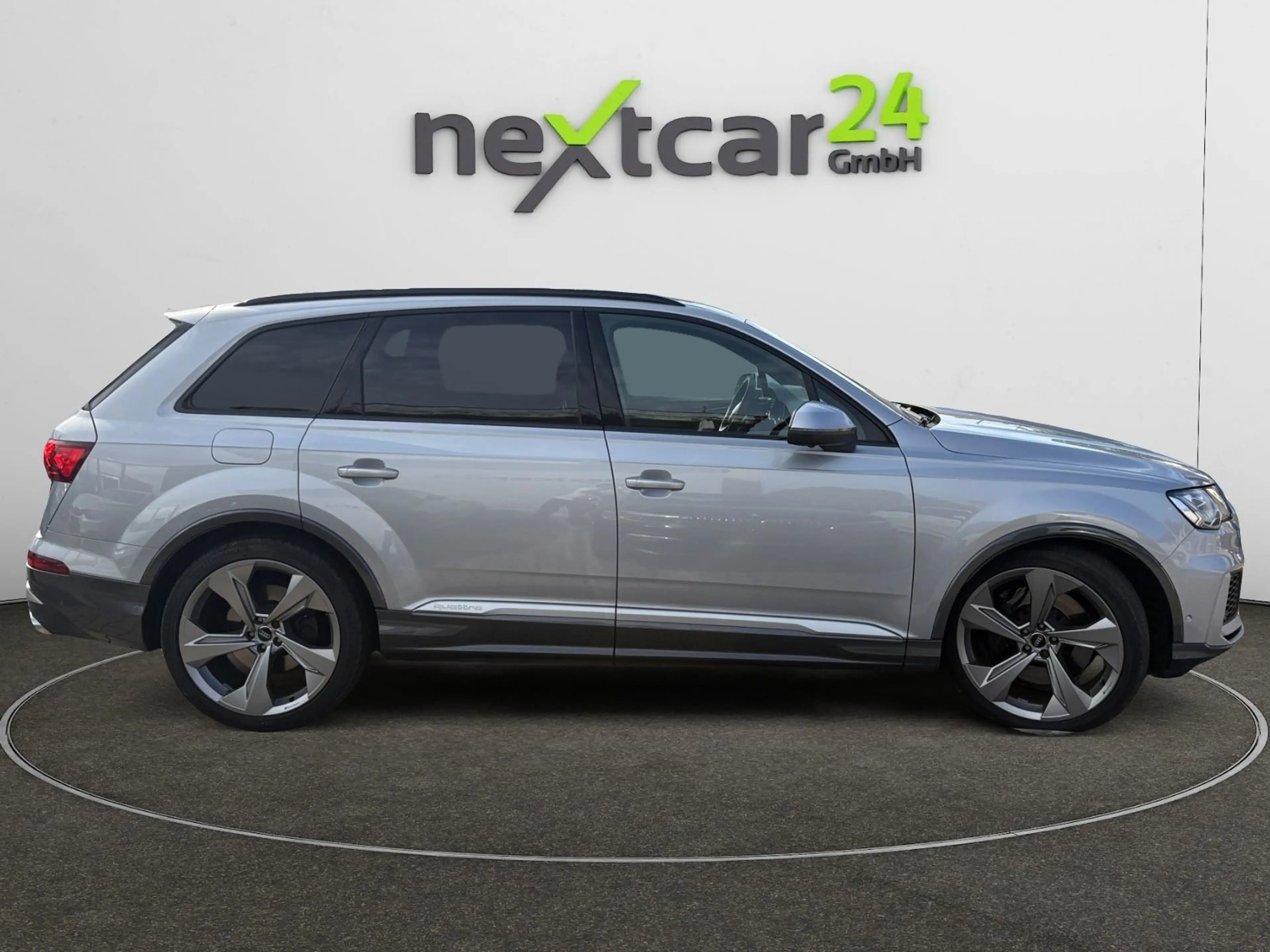 Audi SQ7 4.0 TDI quattro HUD PANO|LASER|7 SITZER|22"Z — photo 6