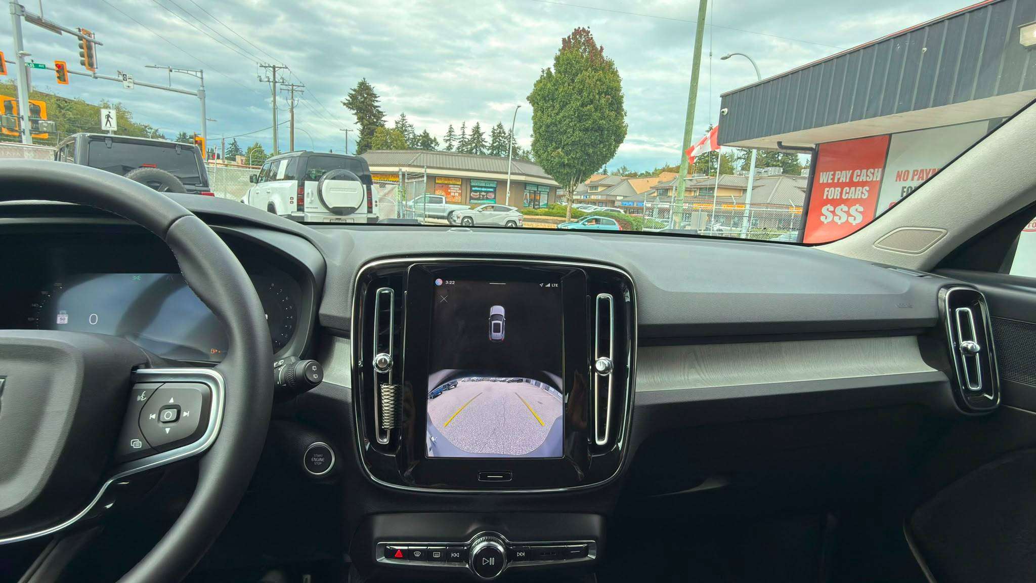 2025 Volvo XC40 — view 15