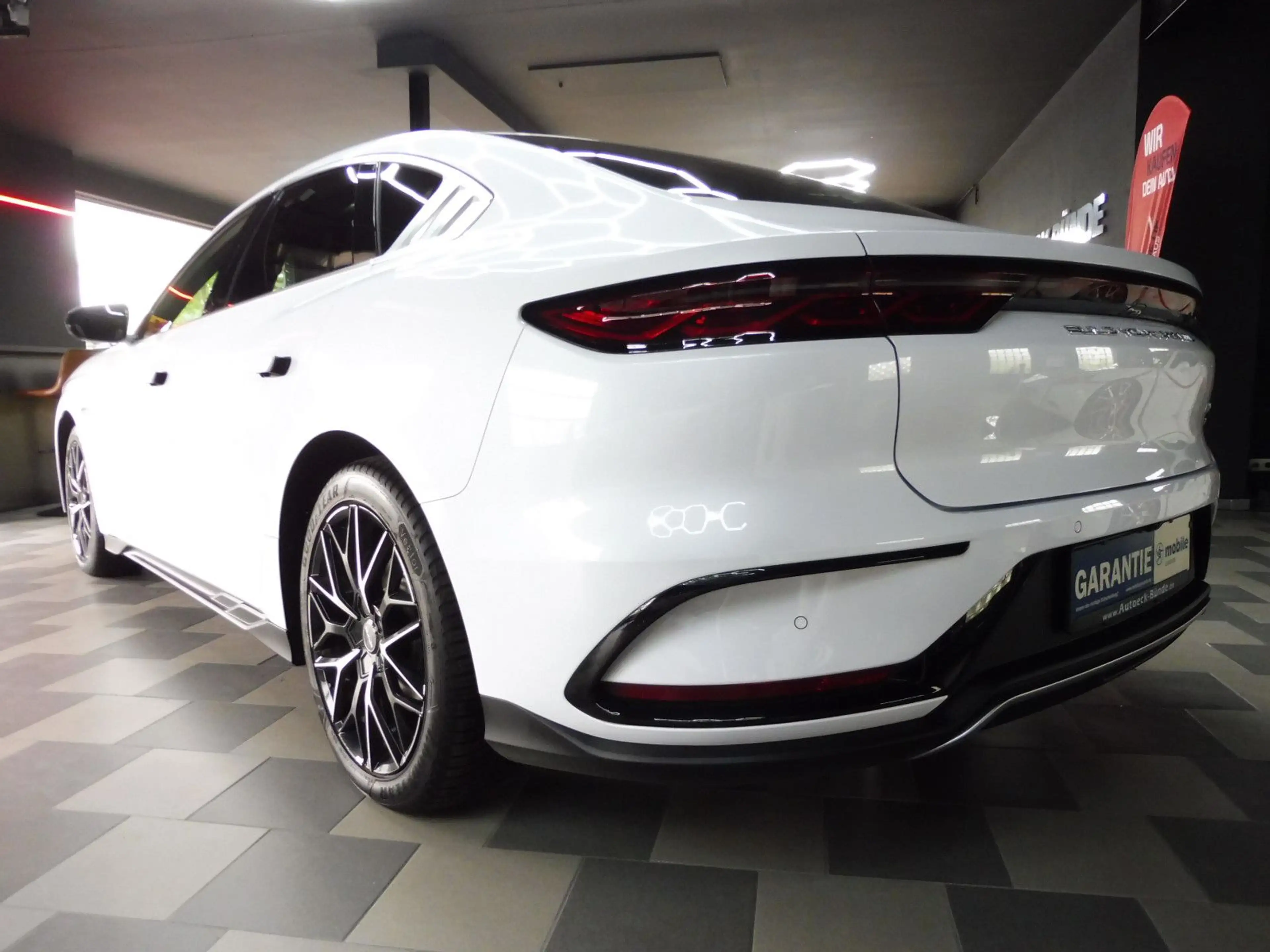 BYD Han 380 kW AWD Executive — photo 8