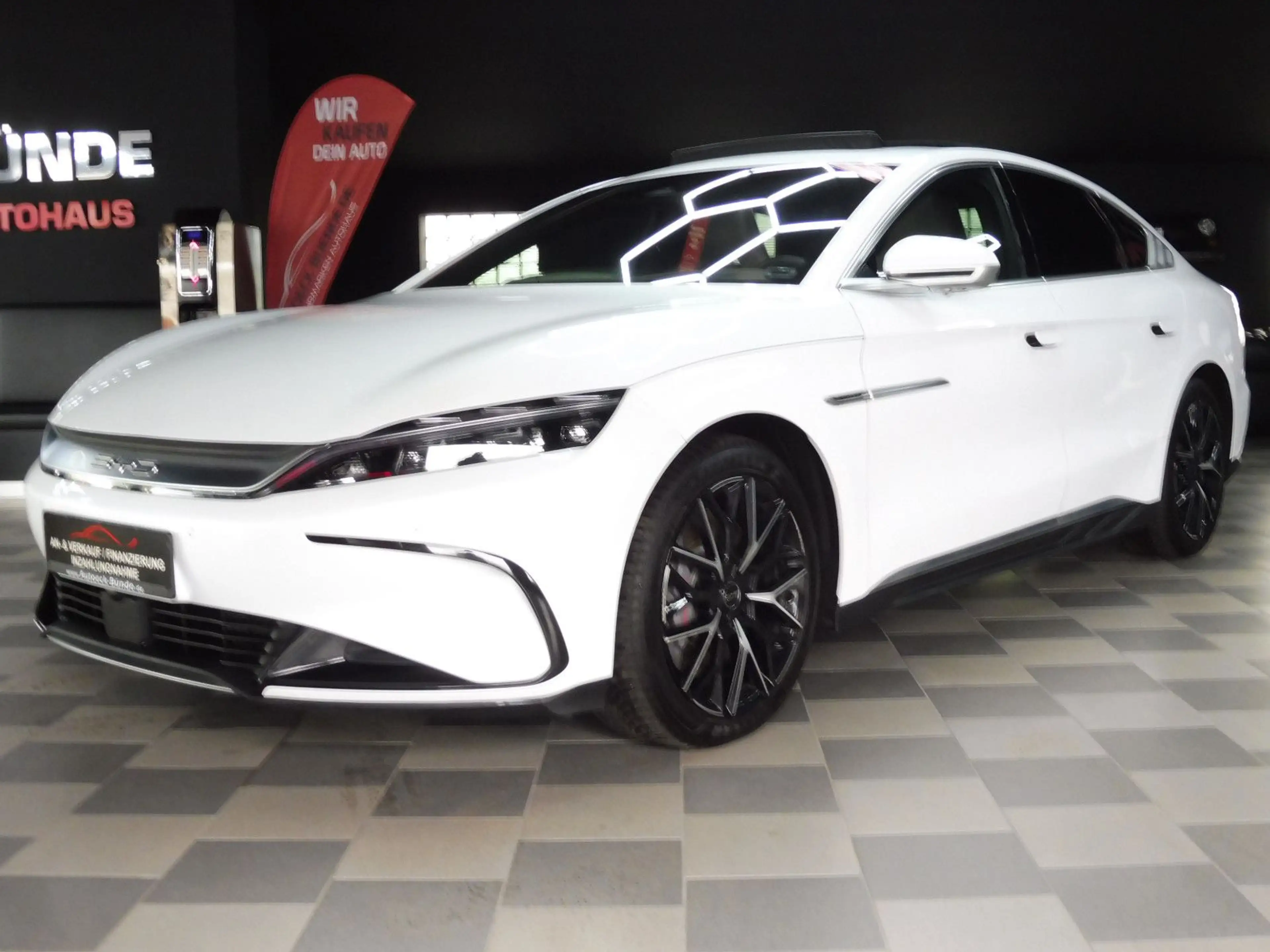 BYD Han 380 kW AWD Executive — photo 2