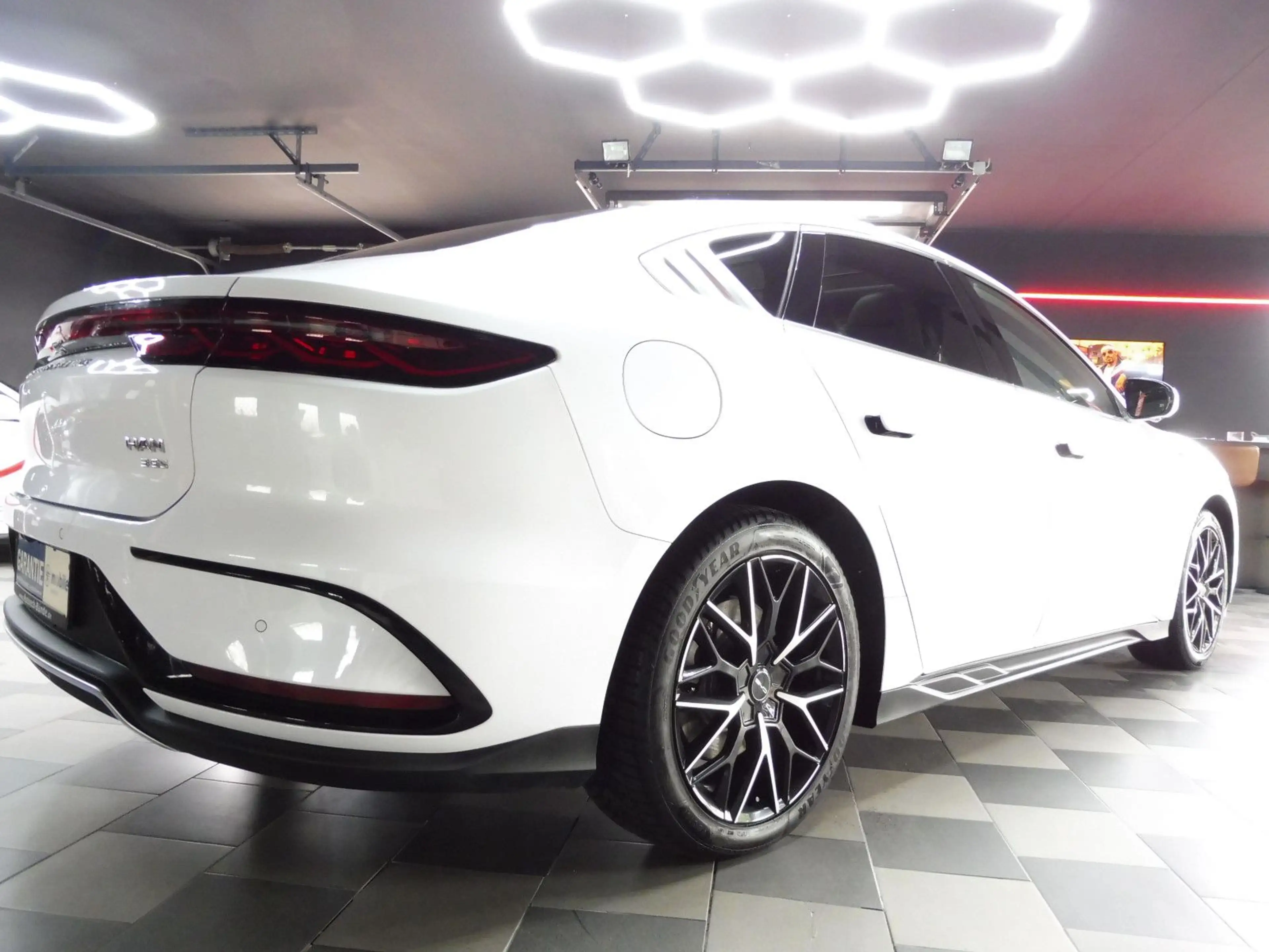 BYD Han 380 kW AWD Executive — photo 6