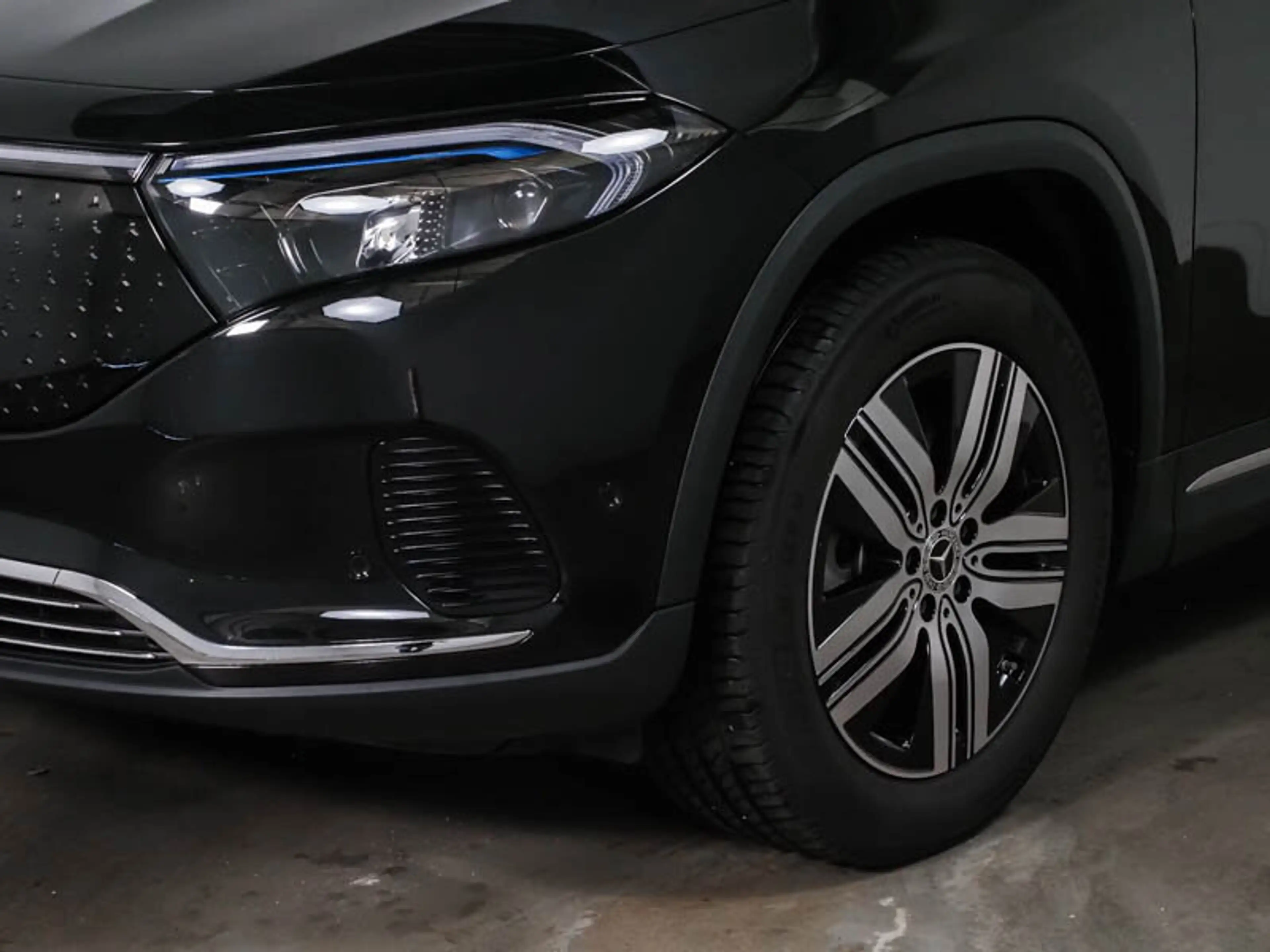 Mercedes-Benz EQA 300 EQA 300 4-M ADVANCED+*AHK*MEMORY*360° KAMERA*18" — photo 4