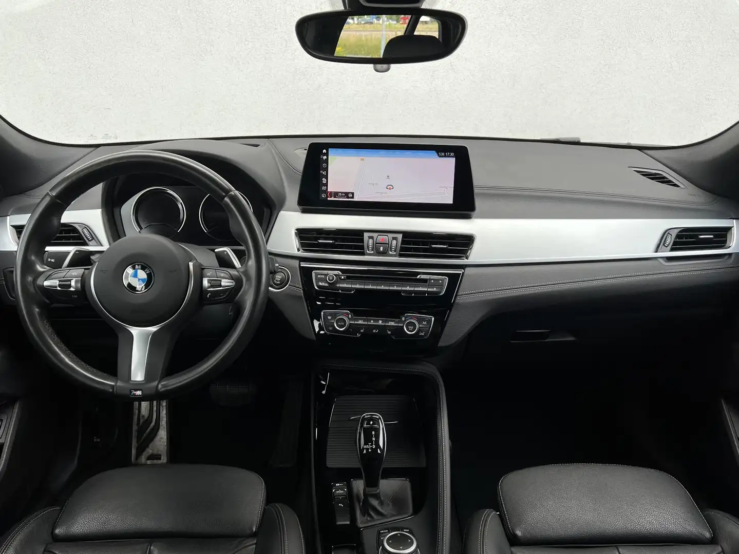 BMW X2 sDrive20i High Executive Edition M-Sport | High Ex Zwart - 2