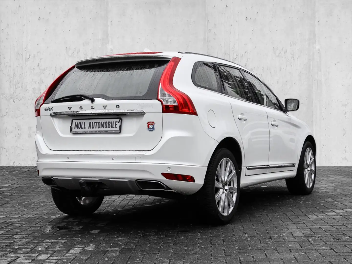 Volvo XC60 Summum AWD D4 DPF LEDER AHK Allrad StandHZG Navi d Blanc - 2