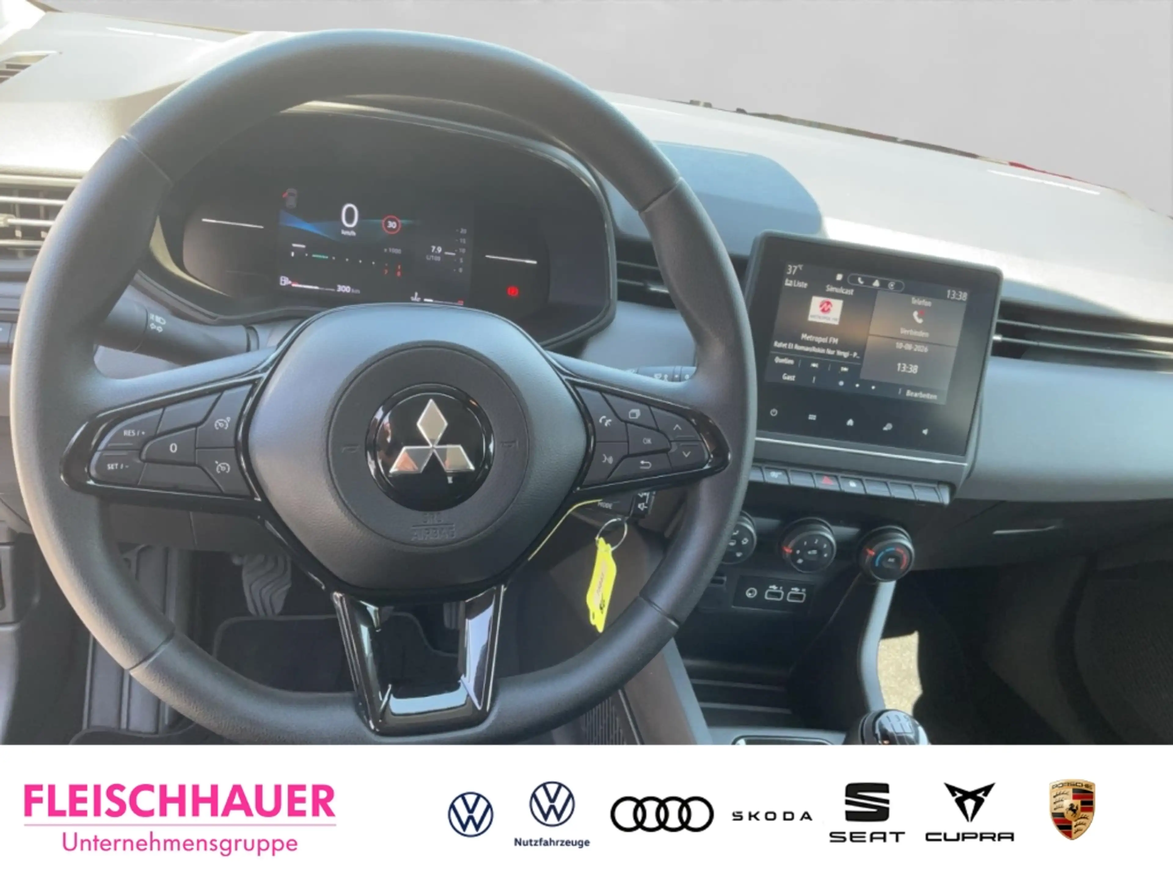 Mitsubishi Colt Basis Digitales Cockpit LED Apple CarPlay Android — photo 9