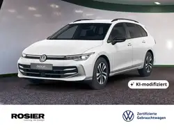 Volkswagen Golf VIII Variant 1.5 eTSI DSG Energy AHK ACC