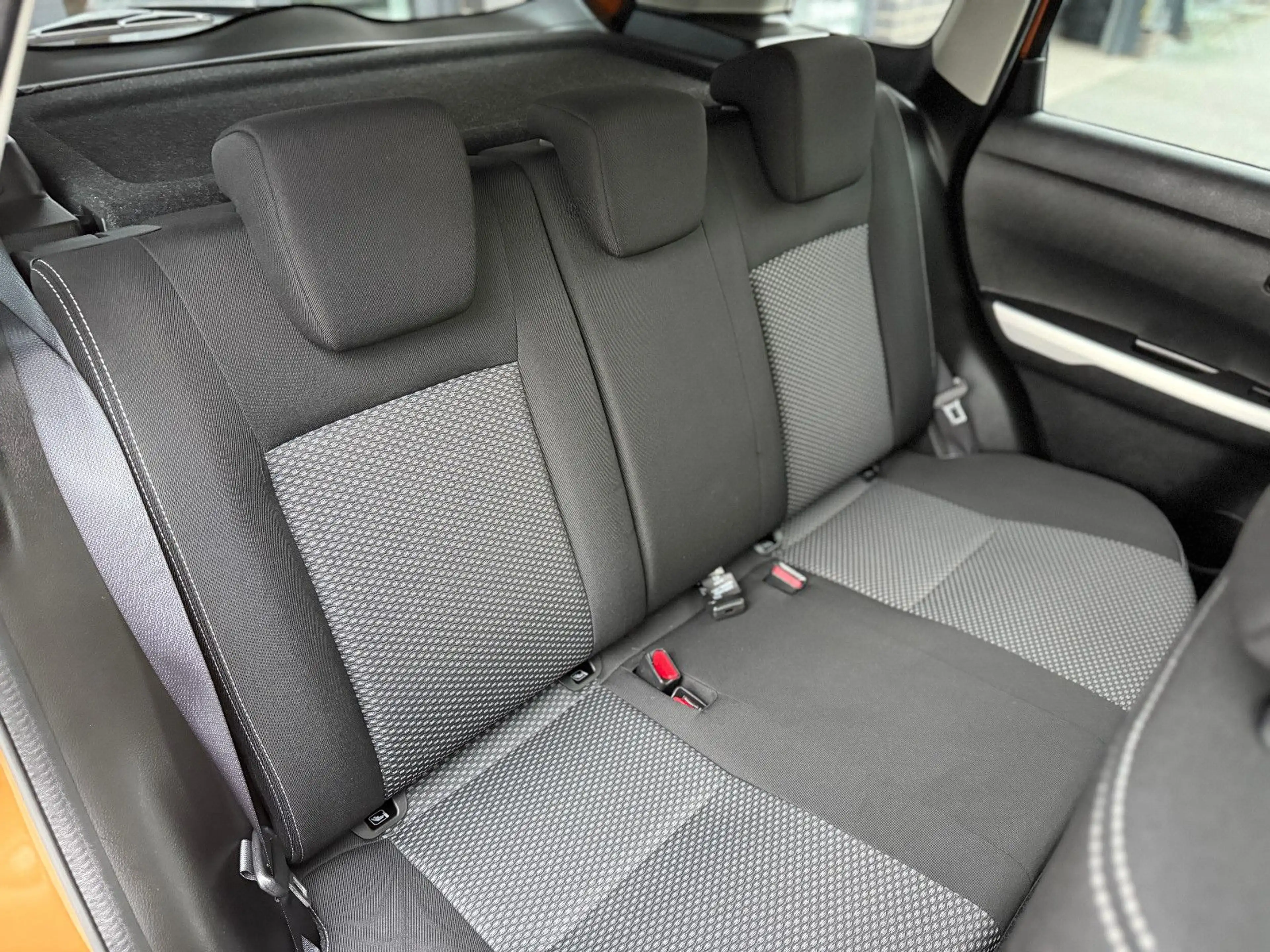 Suzuki Vitara 1.6 DDiS Comfort*KLIMA*KAMERA*NAVI*SHZ* — photo 13
