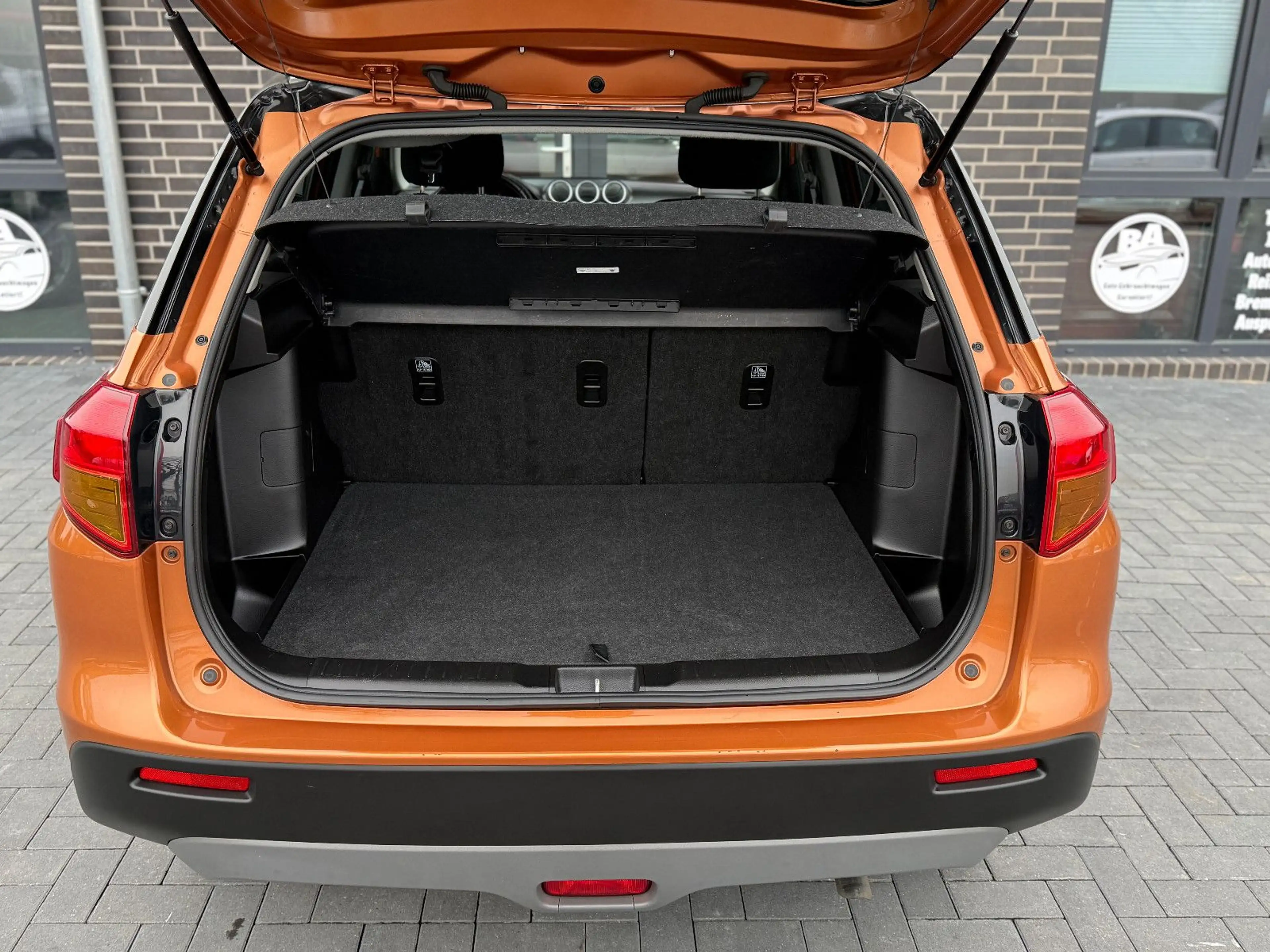 Suzuki Vitara 1.6 DDiS Comfort*KLIMA*KAMERA*NAVI*SHZ* — photo 9