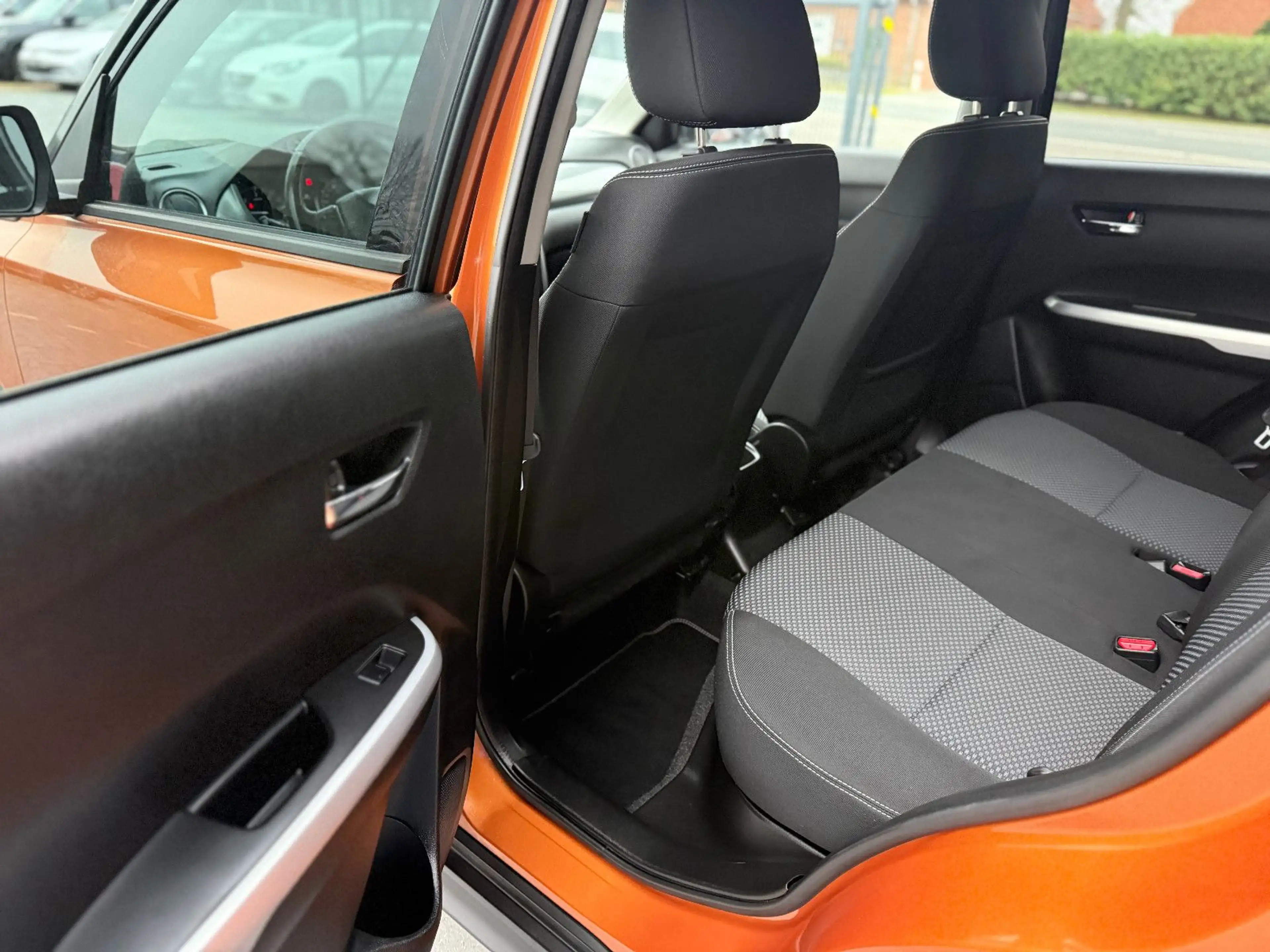 Suzuki Vitara 1.6 DDiS Comfort*KLIMA*KAMERA*NAVI*SHZ* — photo 15
