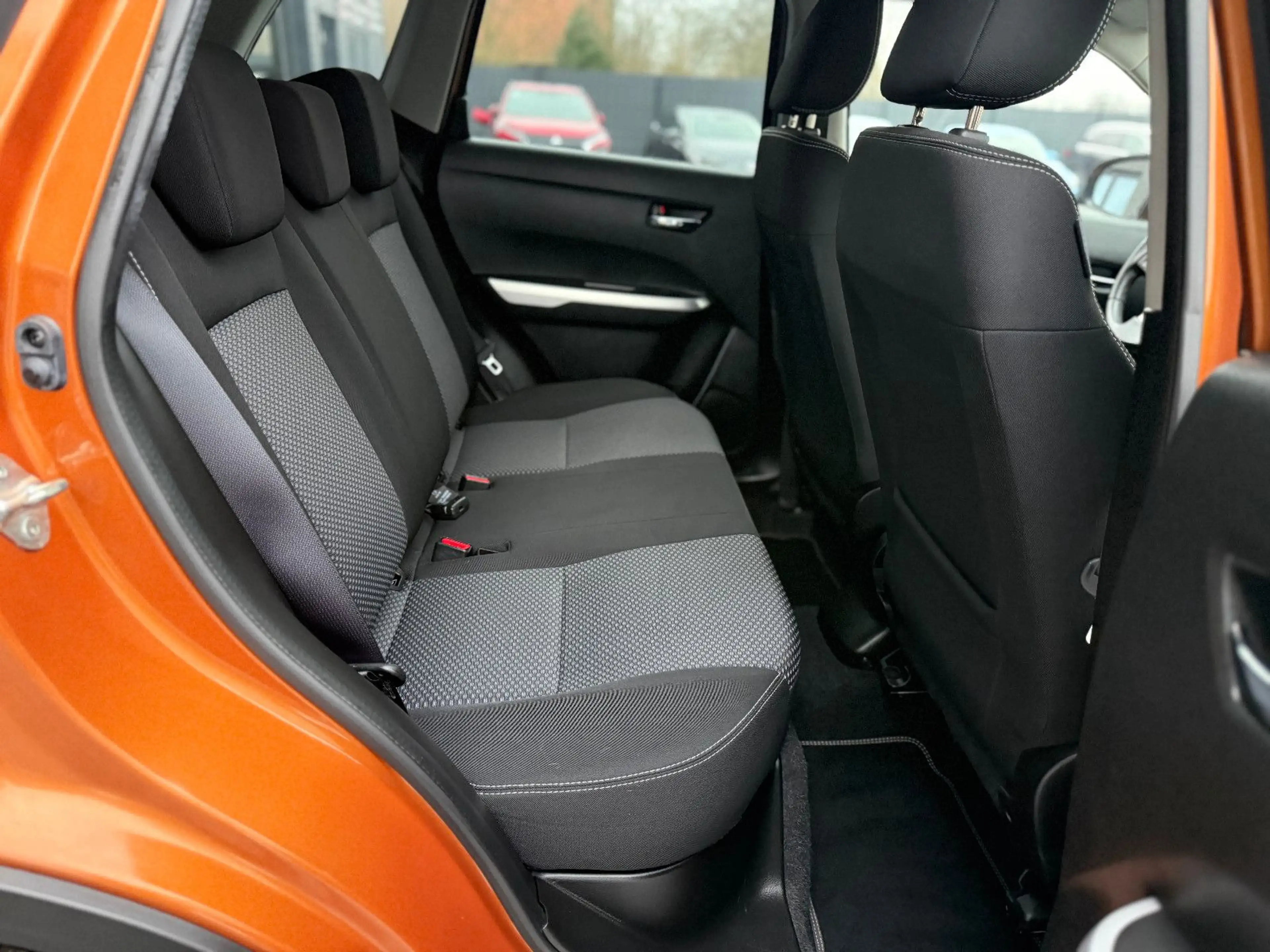 Suzuki Vitara 1.6 DDiS Comfort*KLIMA*KAMERA*NAVI*SHZ* — photo 14