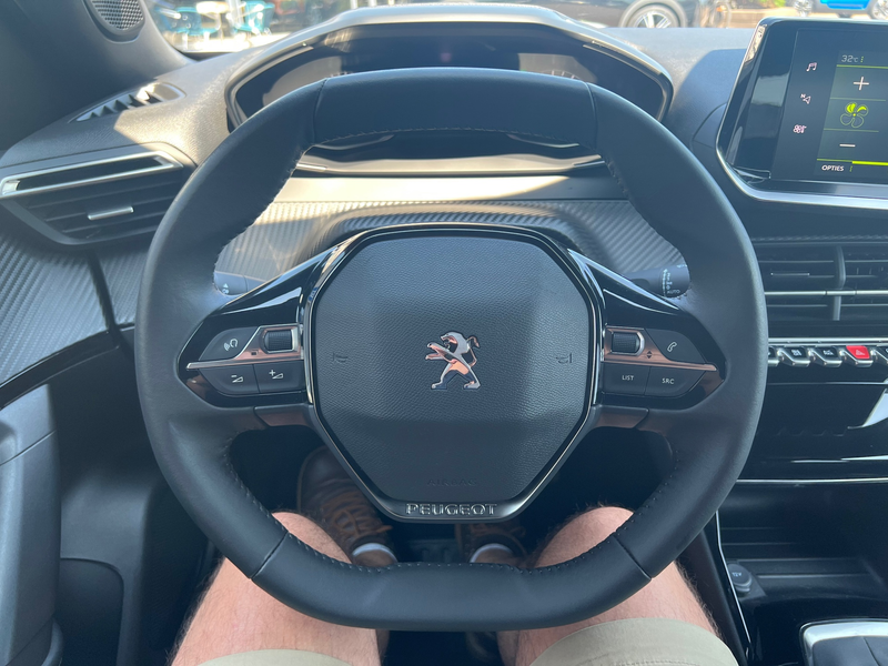 Peugeot 2008 1.2 100PK Allure Pack | Navigatie | Trekhaak | DAB — photo 13