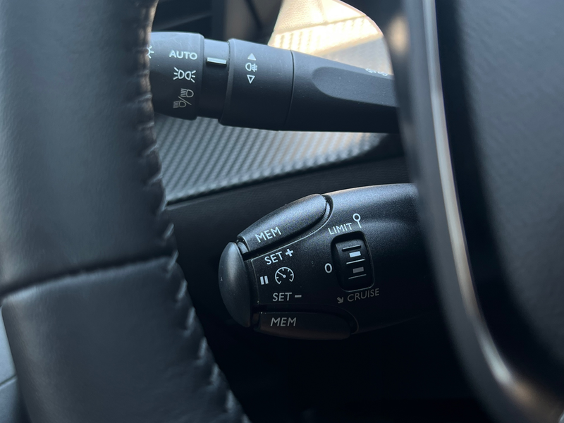 Peugeot 2008 1.2 100PK Allure Pack | Navigatie | Trekhaak | DAB — photo 21