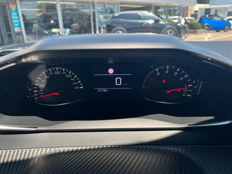 Peugeot 2008 1.2 100PK Allure Pack | Navigatie | Trekhaak | DAB — photo 14
