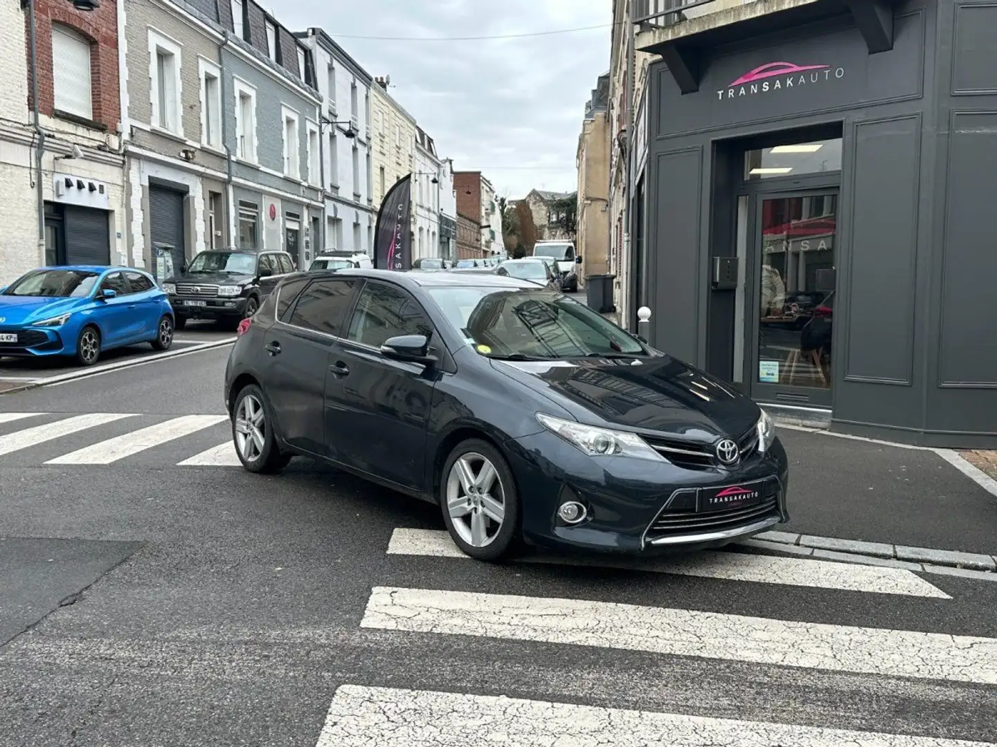 Toyota Auris 124 D-4D Style / CAMERA DE RECUL / SIEGES CHAUFFANTS Noir - 2