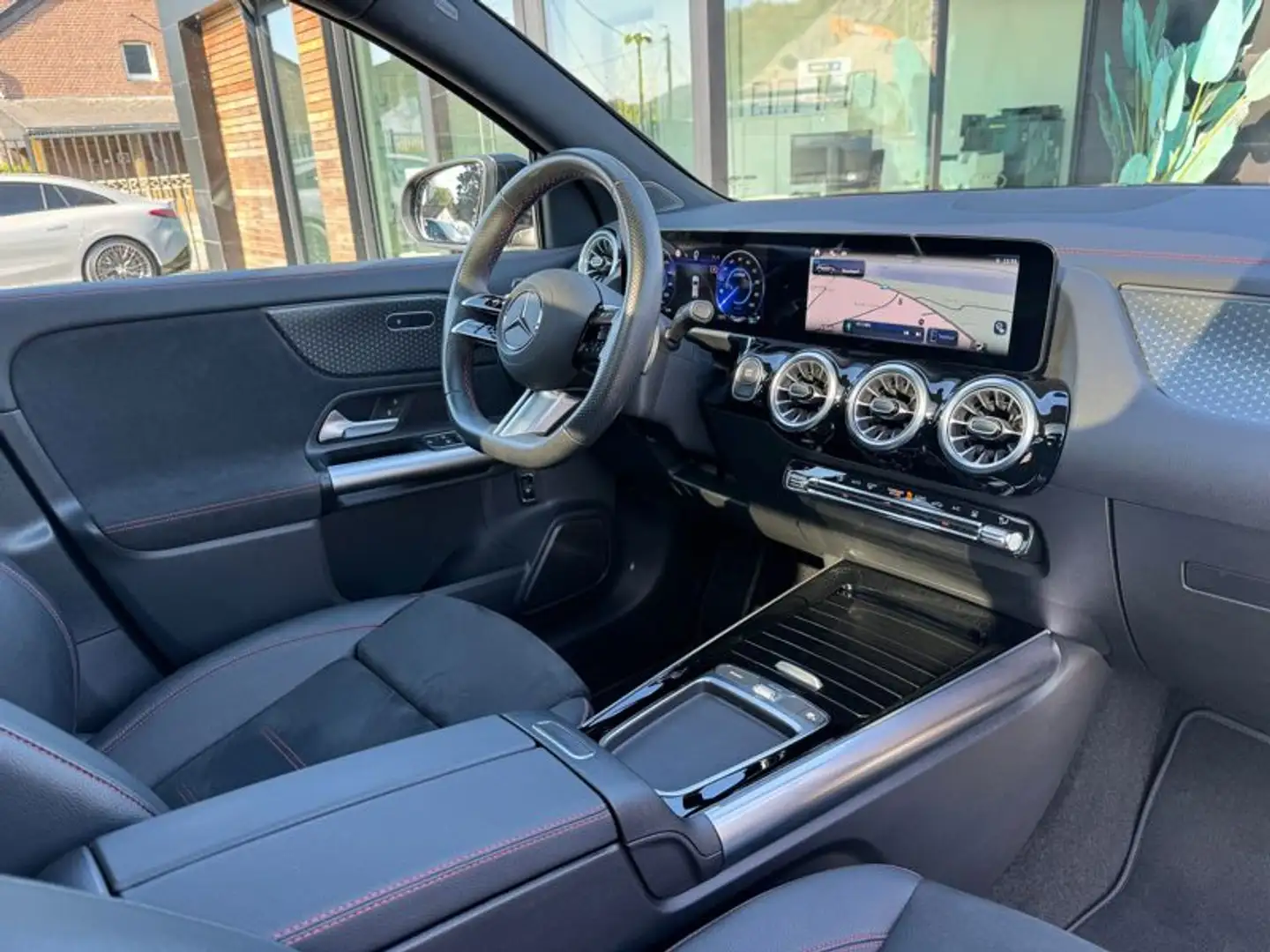 Mercedes-Benz EQA 250 + Star Edition (AmgLine) - 4 ANS GARANTIE Noir - 2