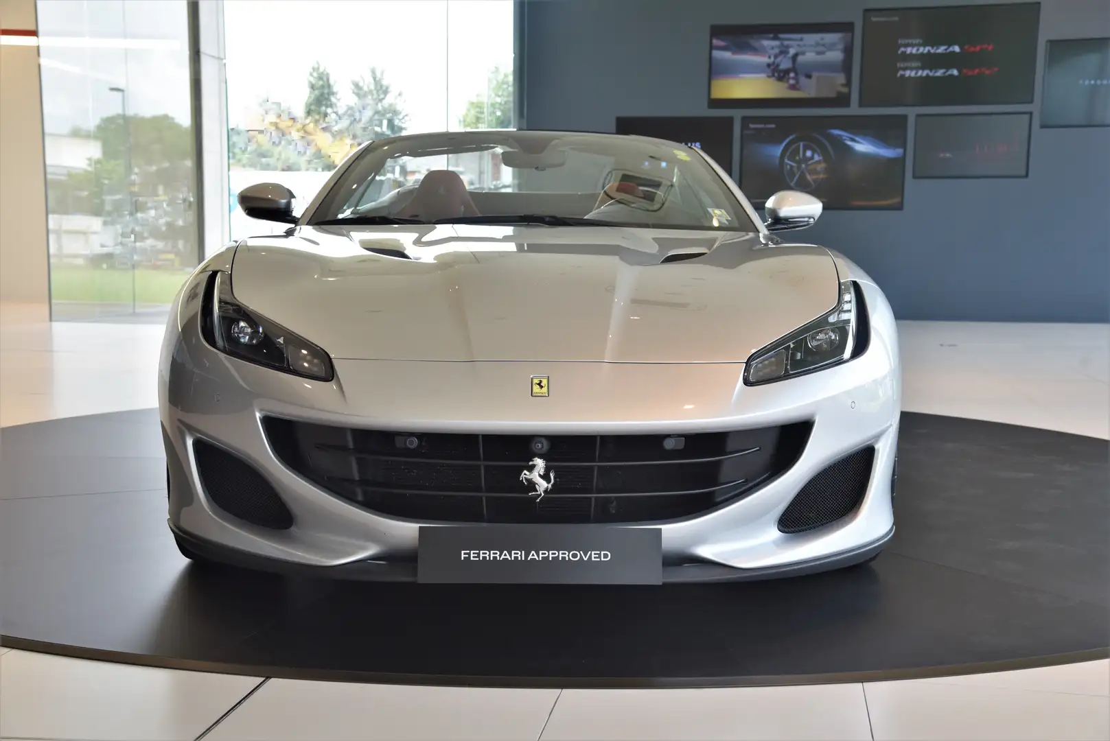 Ferrari Portofino Ferrari Approved | Argento Nurburgring | Camera Silver - 2