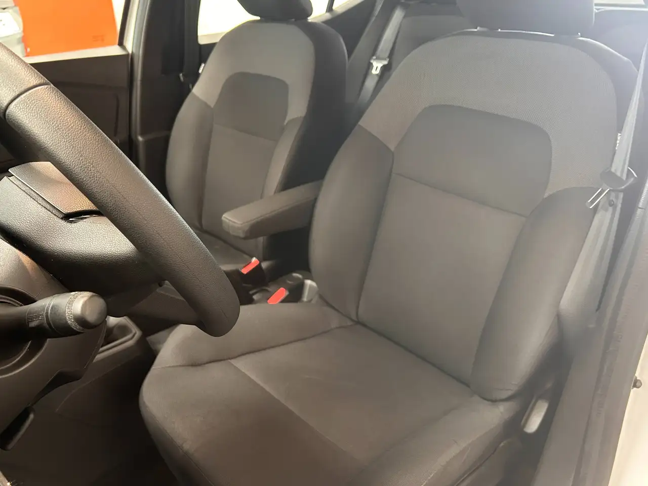 Dacia Sandero 1.0i SCe Essential, миниатюра 9