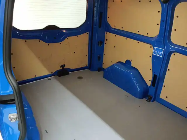 Ford Transit view 14