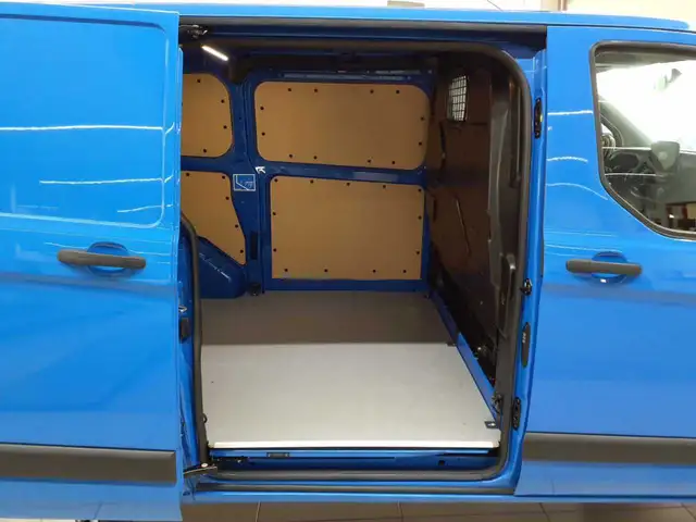 Ford Transit view 13