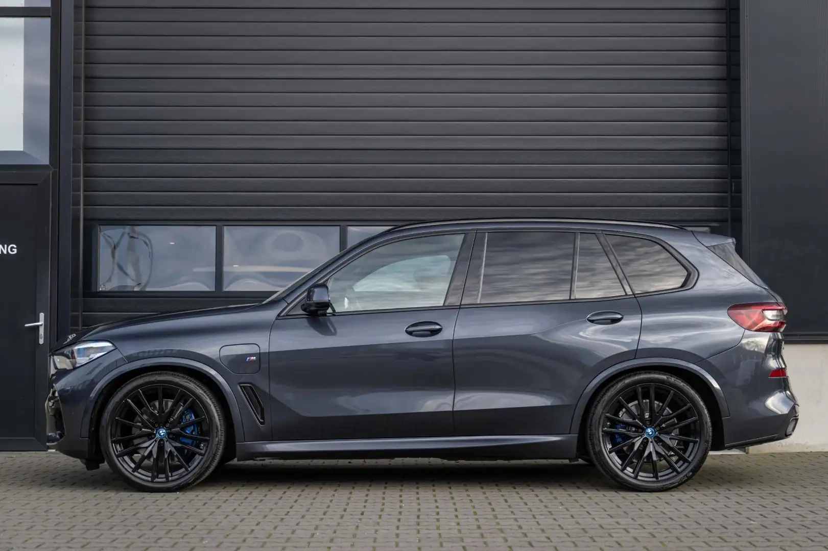 BMW X5 XDrive45e High Executive M-Sport|Pano|Trekhaak|HuD Grijs - 2