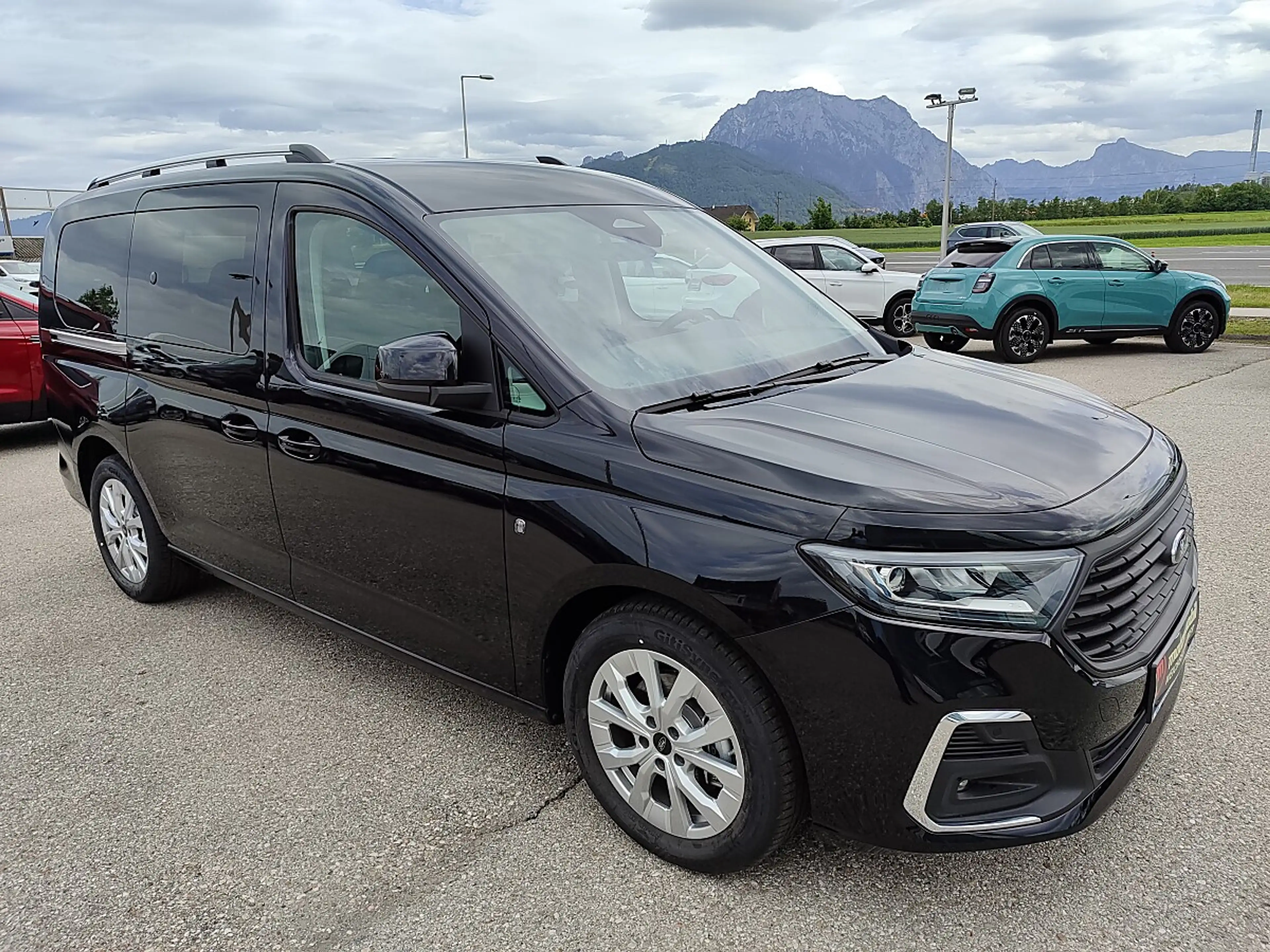 Ford Grand Tourneo Connect 2,0 EcoBlue L2 Titanium Aut. — photo 7