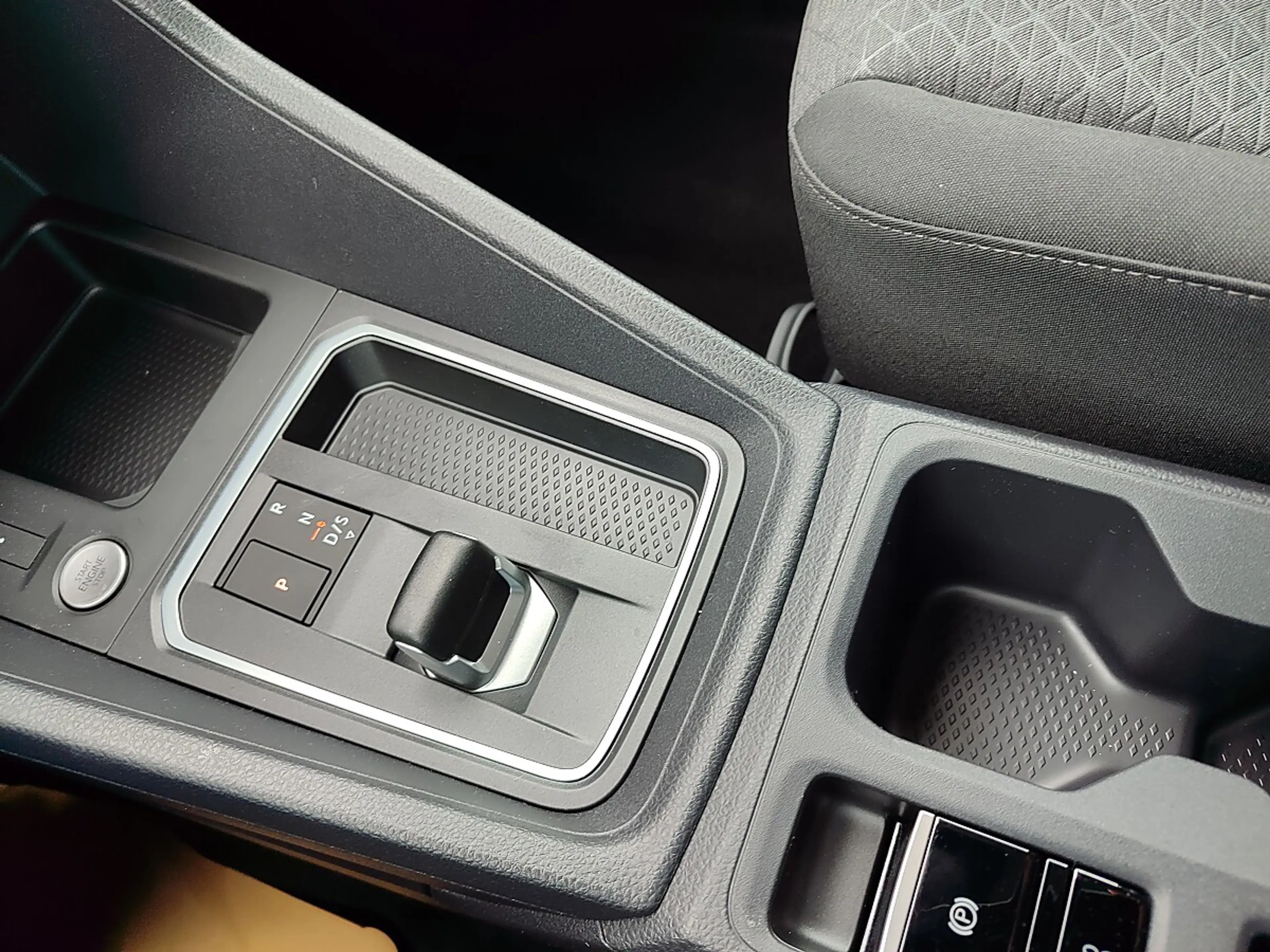 Ford Grand Tourneo Connect 2,0 EcoBlue L2 Titanium Aut. — photo 14