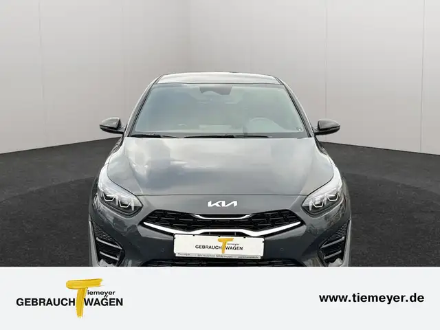 Kia Ceed view 2