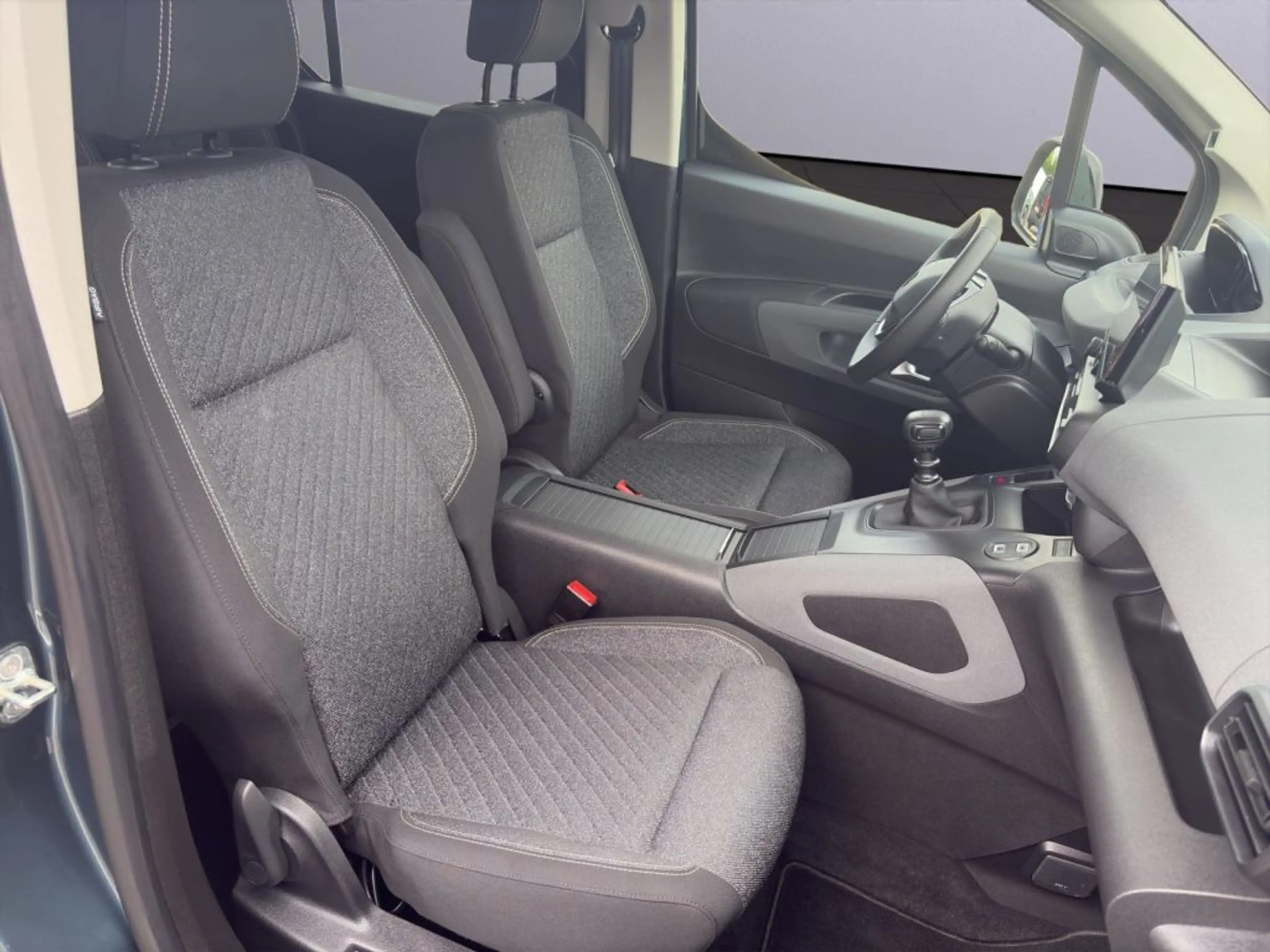 Peugeot Rifter N1 Diesel 100 L1 Allure (E) — photo 9