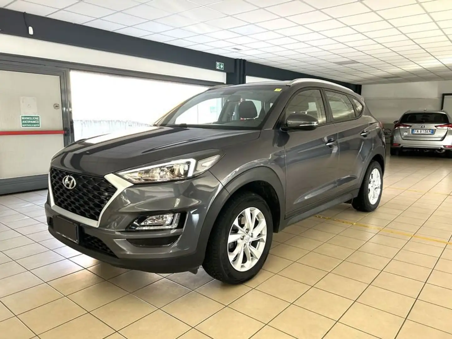 Hyundai TUCSON 1.6 CRDi XPrime Grijs - 1