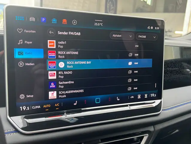 Volkswagen Tiguan view 11
