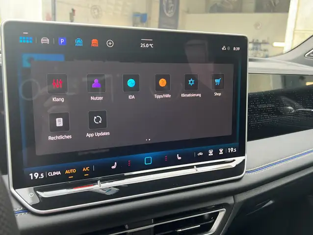 Volkswagen Tiguan view 8