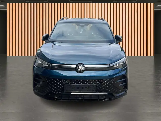 Volkswagen Tiguan view 21