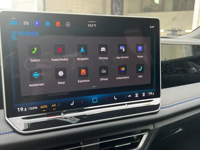 Volkswagen Tiguan view 7