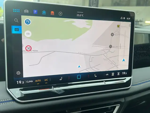 Volkswagen Tiguan view 9