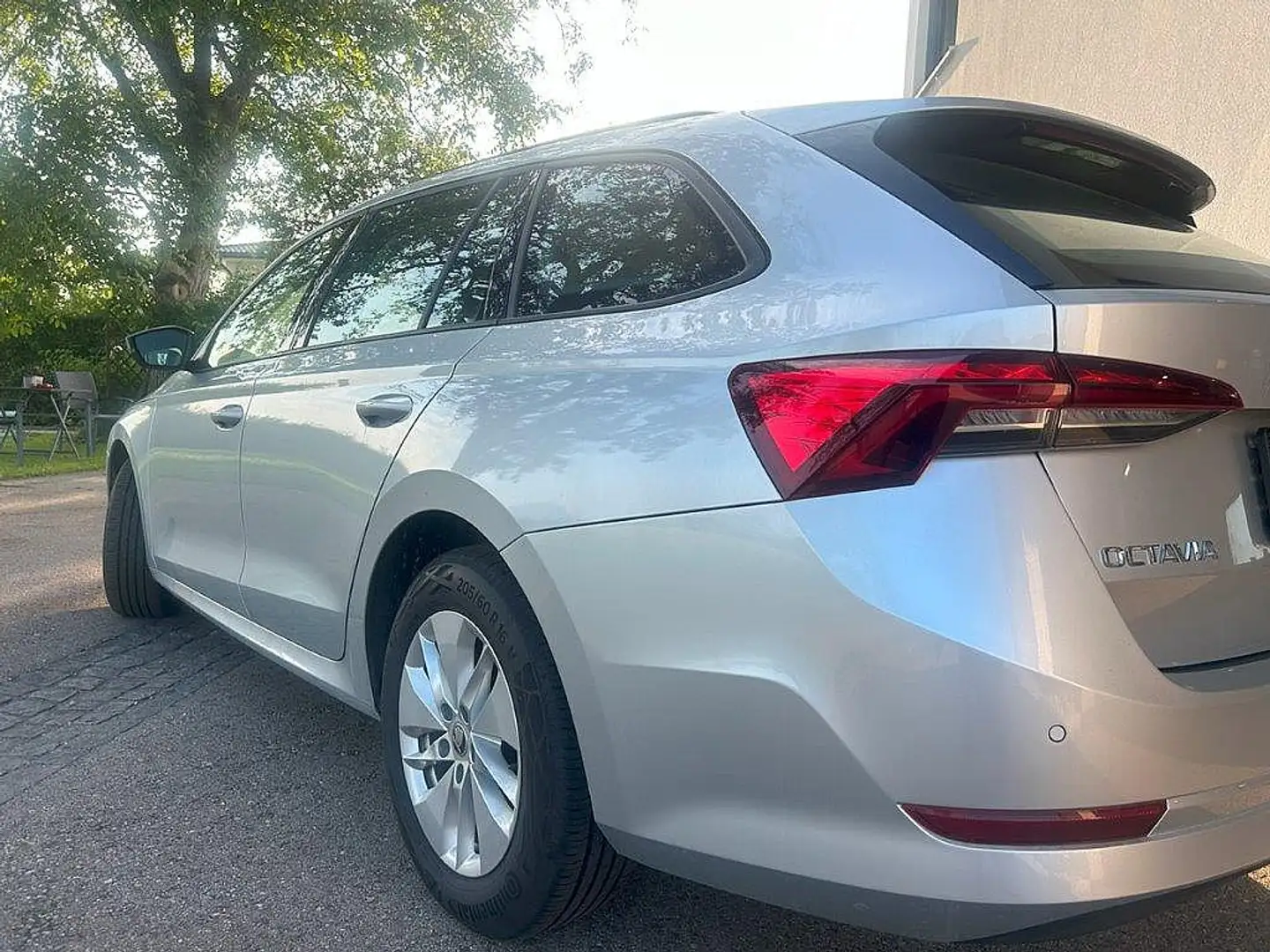 Skoda Octavia Combi 2,0 TDI Ambition Argent - 2