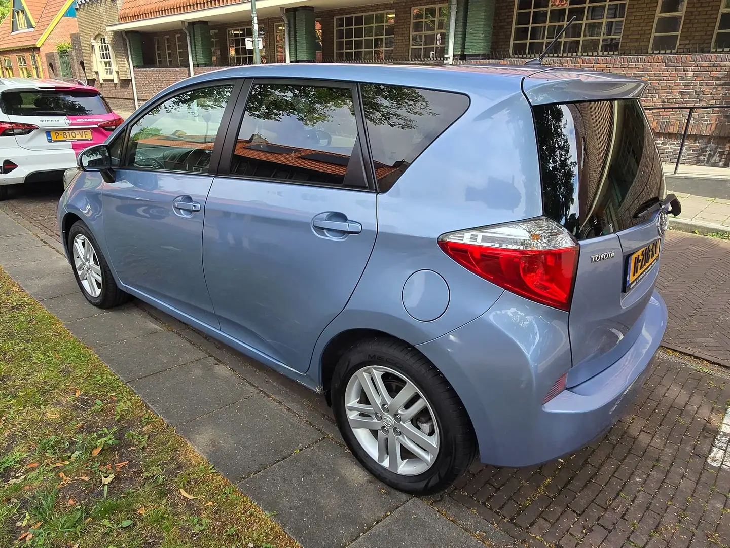 Toyota Verso-S Blauw - 1