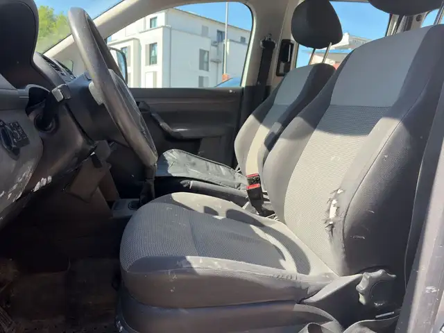 Volkswagen Caddy view 9